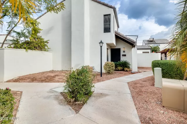 MLS: 6498850 Condo For Sale