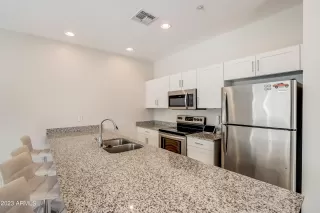 Photo #6: 6498978 Listing