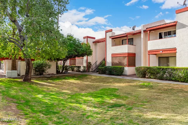 MLS: 6499004 Condo For Sale