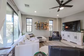 Photo #5: 6499140 Listing