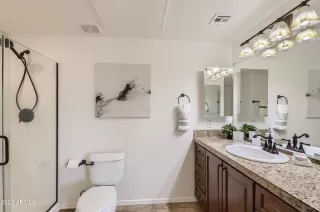 Photo #5: 6499316 Listing