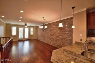 Photo #6: 6499699 Listing