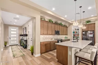 Photo #6: 6499767 Listing