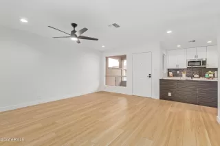 Photo #4: 6502081 Listing