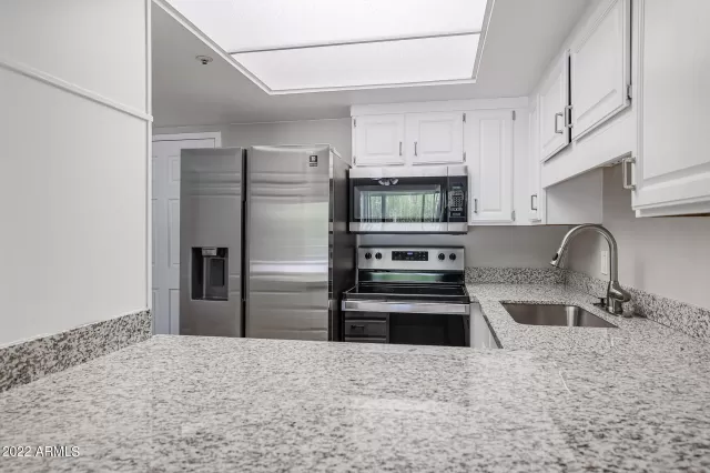 MLS: 6502185 Condo For Sale