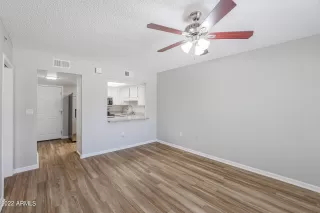 Photo #4: 6502185 Listing