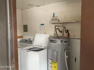 Photo #5: 6502230 Listing