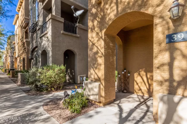 MLS: 6502261 Condo For Sale