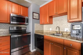 Photo #5: 6502806 Listing