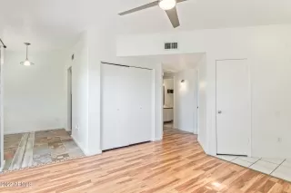 Photo #5: 6502837 Listing