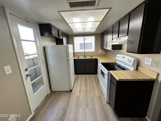 MLS: 6503109 Condo For Sale