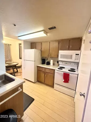 Photo #2: 6503786 Listing 