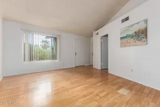 Photo #2: 6503810 Listing 