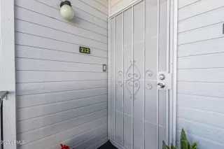 Photo #6: 6503816 Listing 