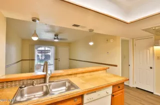 Photo #5: 6503877 Listing