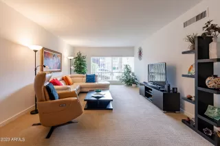 Photo #5: 6503966 Listing