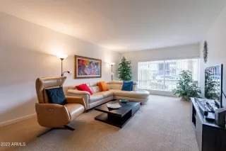 Photo #6: 6503966 Listing