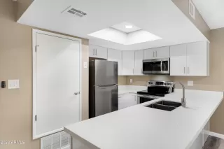 Photo #2: 6504235 Listing