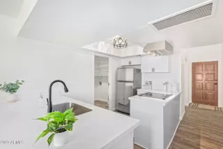 Photo #2: 6504316 Listing