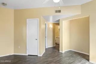 Photo #3: 6504741 Listing