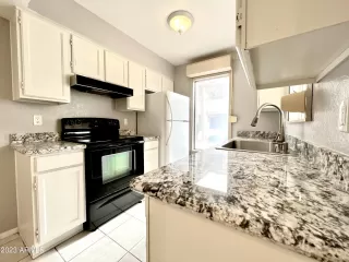 Photo #2: 6505190 Listing 