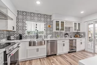 Photo #6: 6505195 Listing 