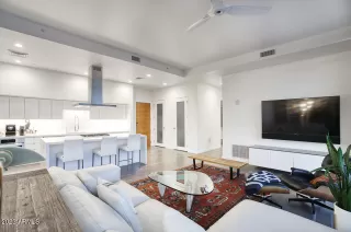 Photo #5: 6505344 Listing