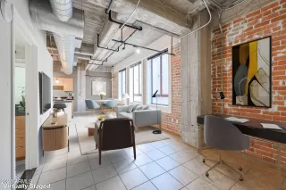 Photo #4: 6505403 Listing