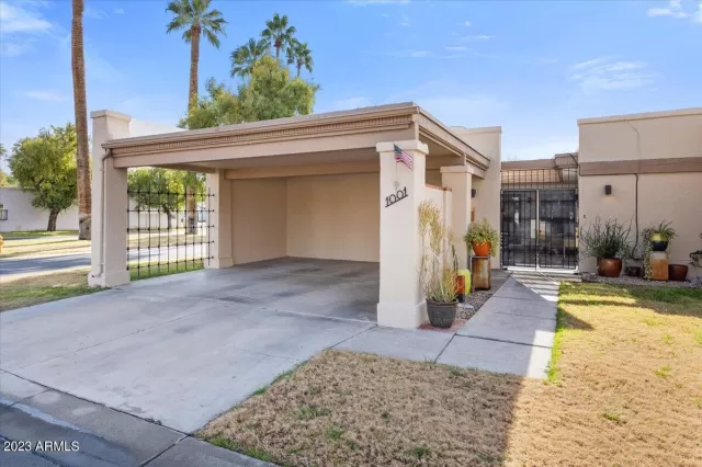 MLS: 6505627 Condo For Sale