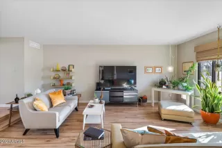 Photo #3: 6505627 Listing