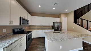 Photo #2: 6505766 Listing