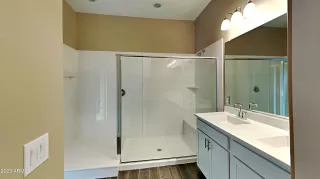 Photo #5: 6505766 Listing