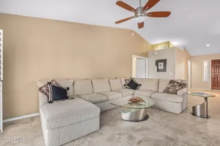 Photo #5: 6505905 Listing