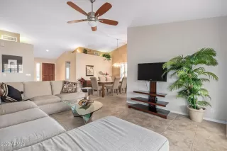 Photo #6: 6505905 Listing