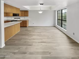 Photo #6: 6506082 Listing