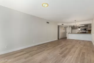 Photo #6: 6507260 Listing