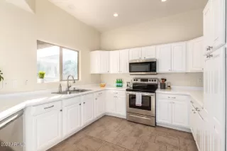 Photo #5: 6507660 Listing