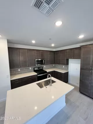 Photo #3: 6508892 Listing 