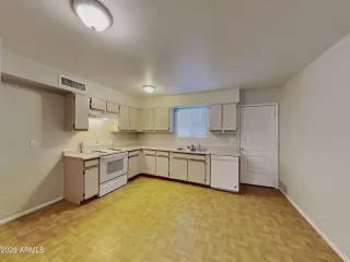 Photo #4: 6509417 Listing