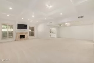 Photo #5: 6509585 Listing