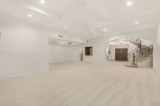 Photo #6: 6509585 Listing