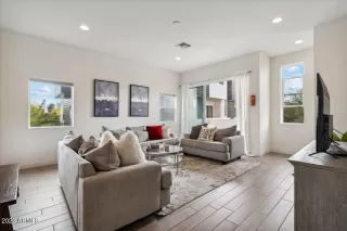 Photo #2: 6509964 Listing 