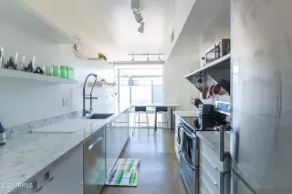 Photo #3: 6510100 Listing