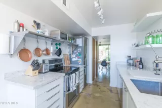 Photo #4: 6510100 Listing