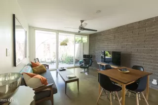 Photo #5: 6510100 Listing