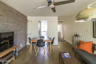 Photo #6: 6510100 Listing