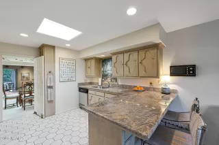 Photo #6: 6510278 Listing