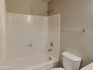 Photo #5: 6510292 Listing