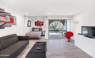 Photo #4: 6510588 Listing