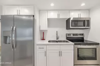 Photo #6: 6510588 Listing